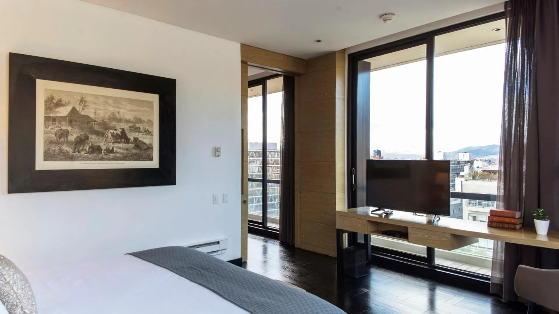 Aparthotel 8010 Urban Living- Luxury Home Experience Bogota
