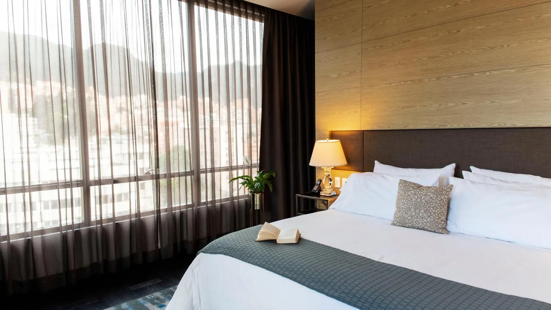 8010 Urban Living- Luxury Home Experience Bogota